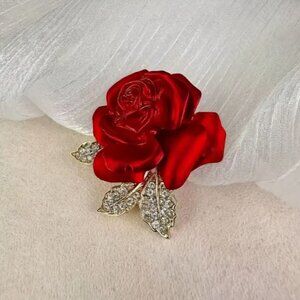 NEW Vintage Style Satin Finish Red Rose Classic Brooch Pin